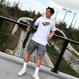 Meet your Posher, Daniel